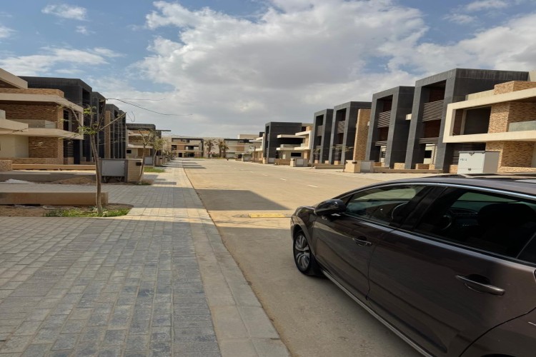  فيلا فاخرة للبيع في ميد تاون – العاصمة الإدارية الجديدة 